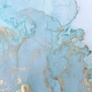 Why hello! Meet your Posher, Lainie.